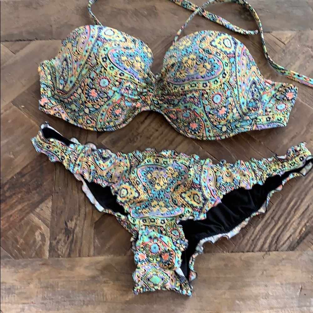 VS bikini. 34DD top bottom large
